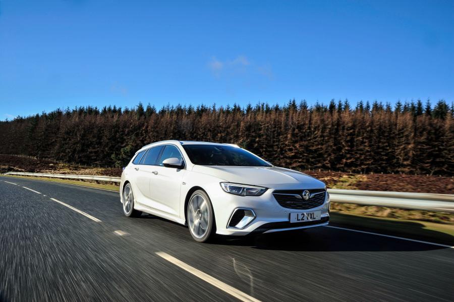  Vauxhall Insignia GSi Sports Tourer 2018 года  (фото 14 из 19)